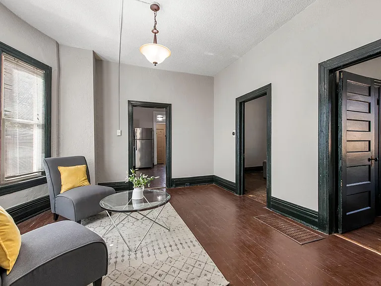 1371 Meade St — Photo 3