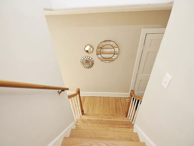 1209 Stafford Ave — Photo 12