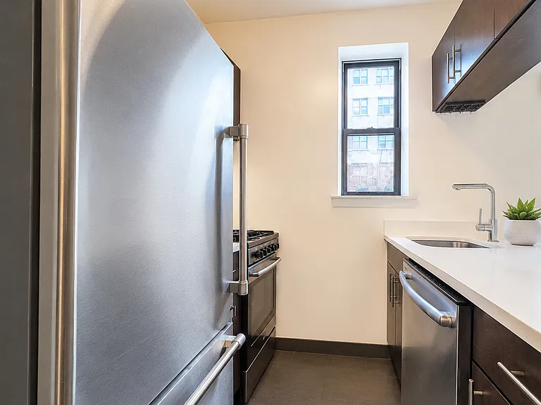 12 Charles St #6A — Photo 6