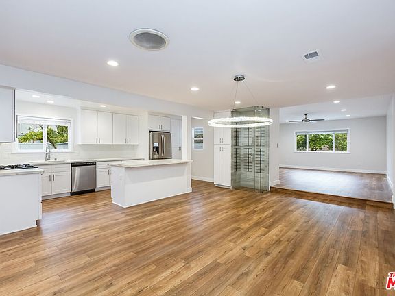 2nd image of 6087 Lake Nadine Pl