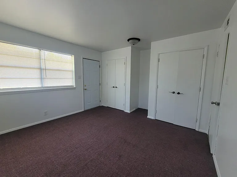 2200 S Illinois Ave #11 — Photo 4