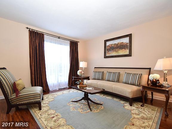 3rd image of 1812 Bramble Brooks Ln