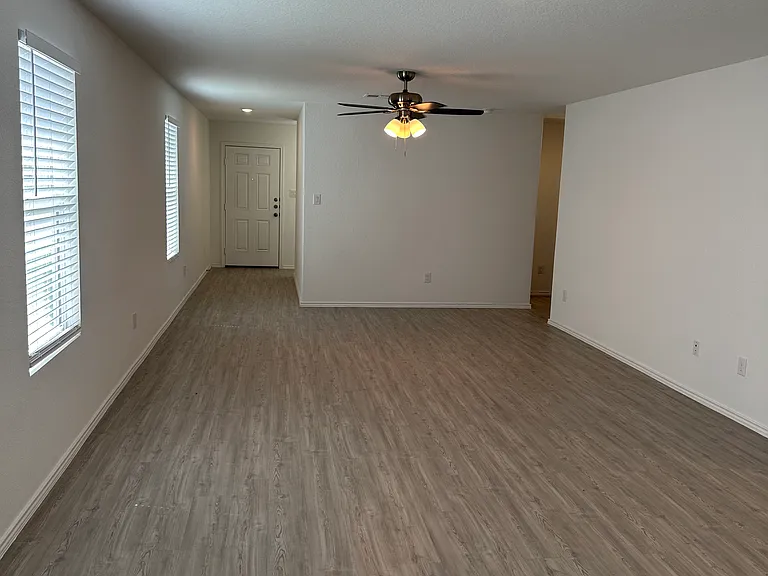 2437 Broken Arrow — Photo 33