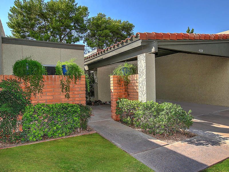 Los Olivos town home