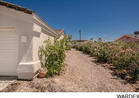 5th image of 693 Apache Dr