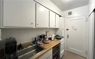 Rented by KNOCKKNOCK LLC