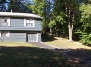 4 Ryders Ln, Danbury, CT 06810