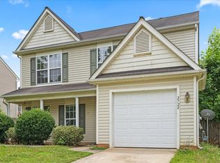 2724 Mulberry Pond Dr, Charlotte, NC 28208
