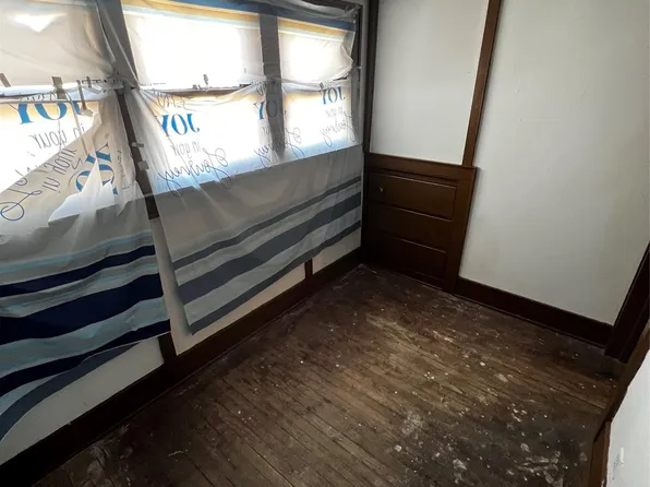 12724 Strathmoor St, Detroit, MI 48227