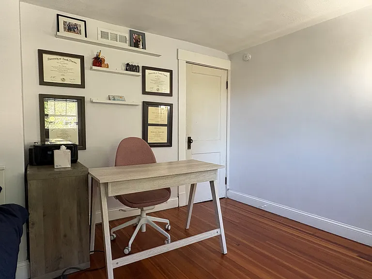 114 E Main St — Photo 8