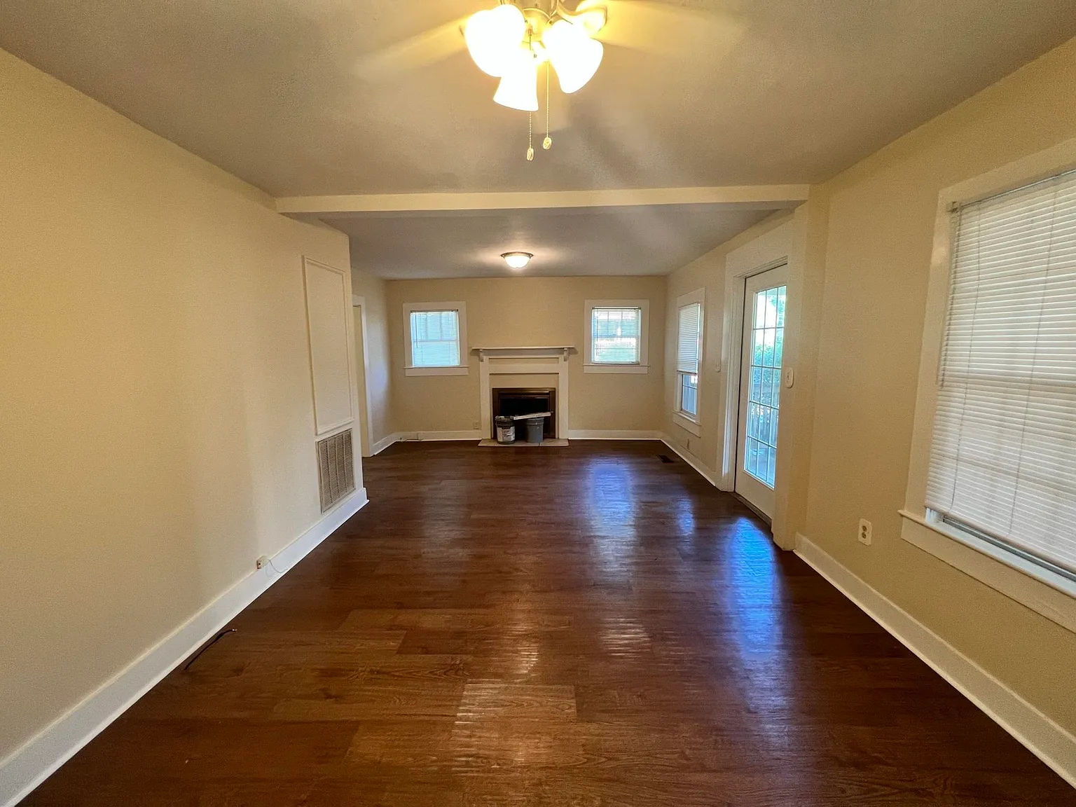 2 bed, 852 sqft, $1,450 — Photo 4