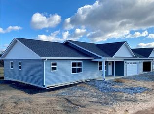 42 & 44 Rose Ln, Flat Rock, NC 28731