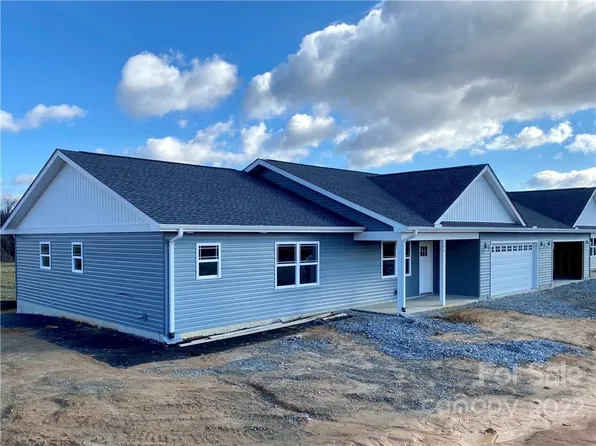 42 & 44 Rose Ln, Flat Rock, NC 28731