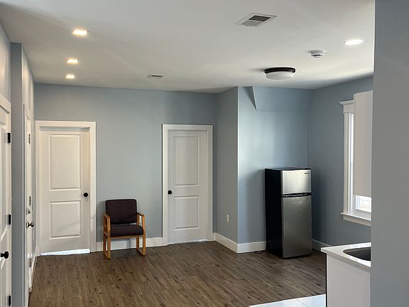 2nd image of 26 Leo Pl Floor 3