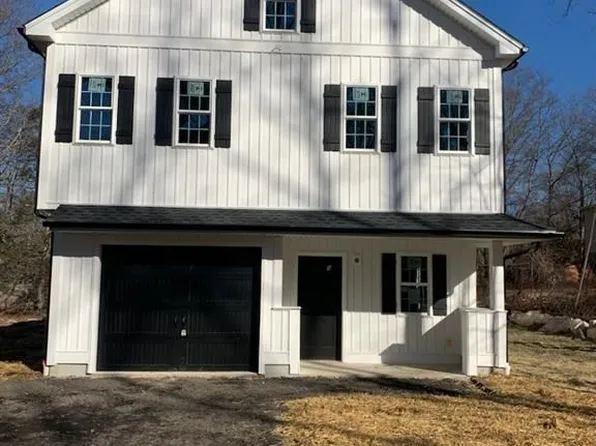 256 Staghead Dr, Pascoag, RI 02859