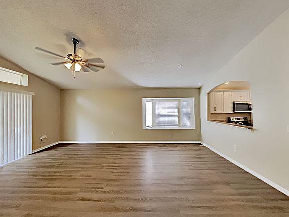 4th image of 13218 Woodsedge Way