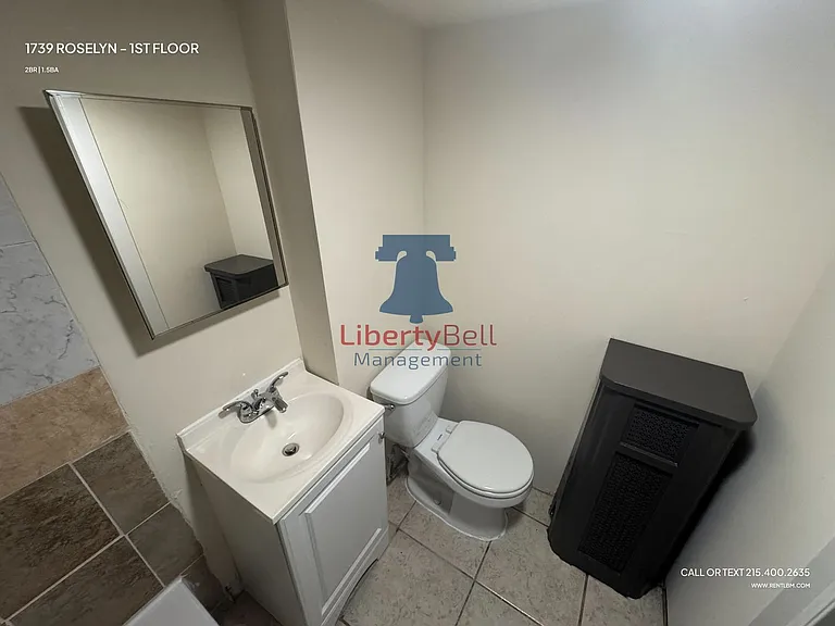 1739 Roselyn St — Photo 7