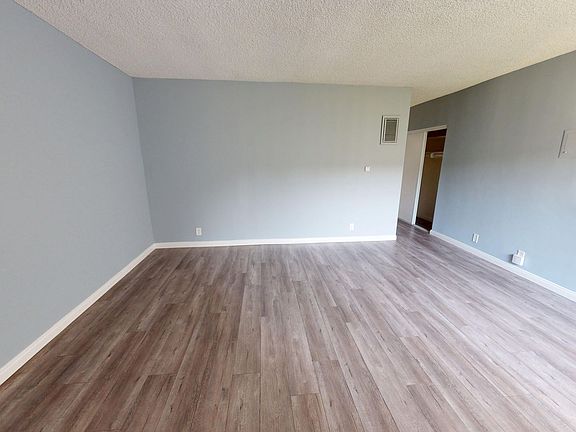 4th image of 205 E Plymouth St APT 12