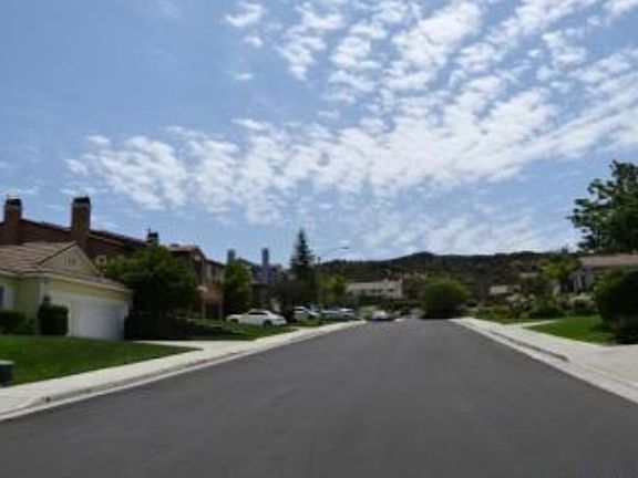 Exterior Neighborhood (street photo)
