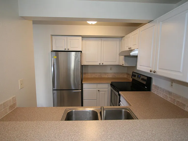 412 Owl Dr — Photo 7
