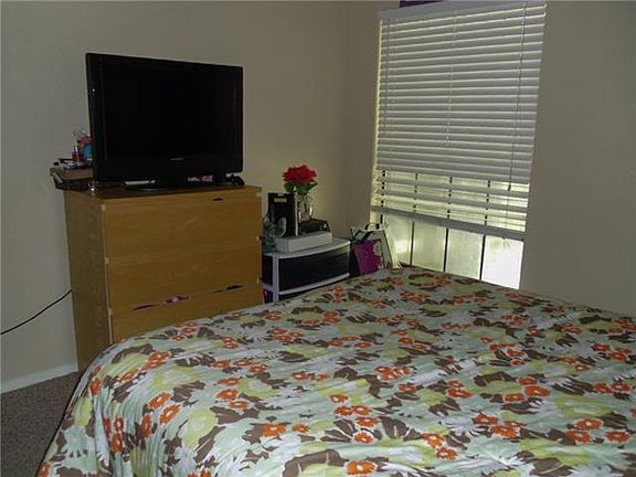 5th image of 2428 Forest Brook Ln APT 1110
