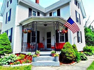 9 Pleasant St, Windsor Locks, CT 06096