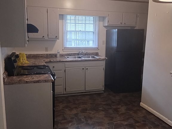5th image of 110 California Dr