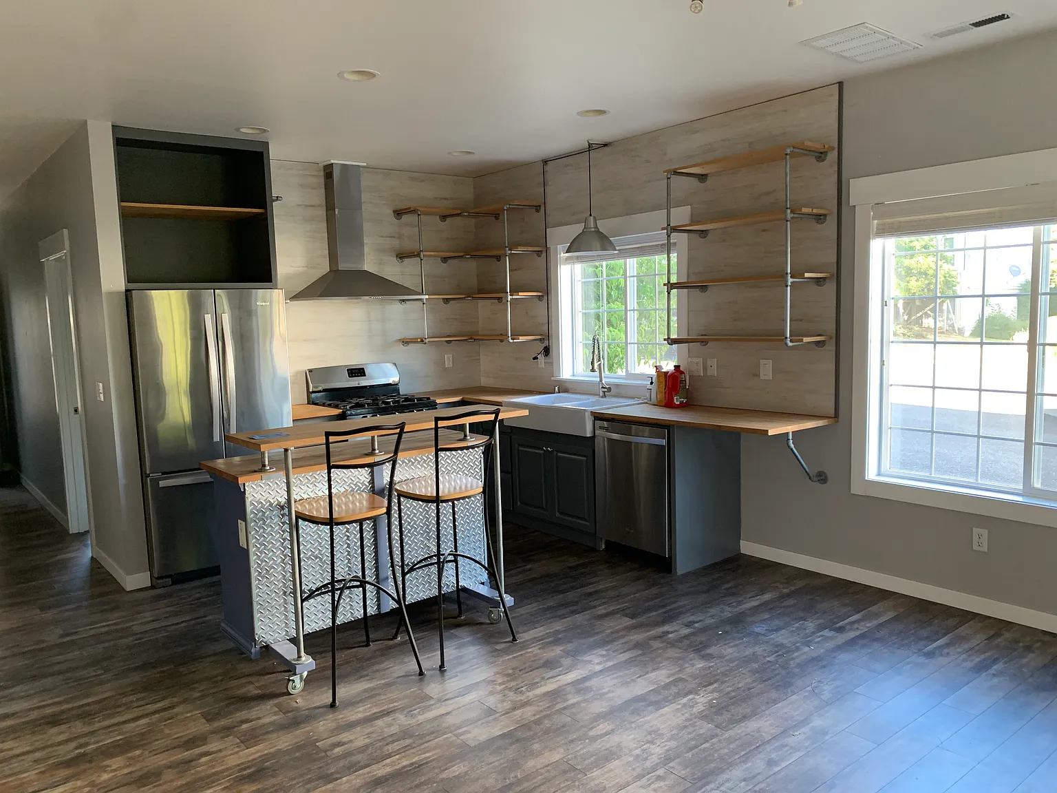 2 bed, 1143 sqft, $2,050 — Photo 4