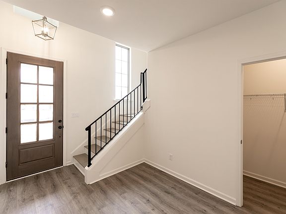 4th image of 100 Doral Loop