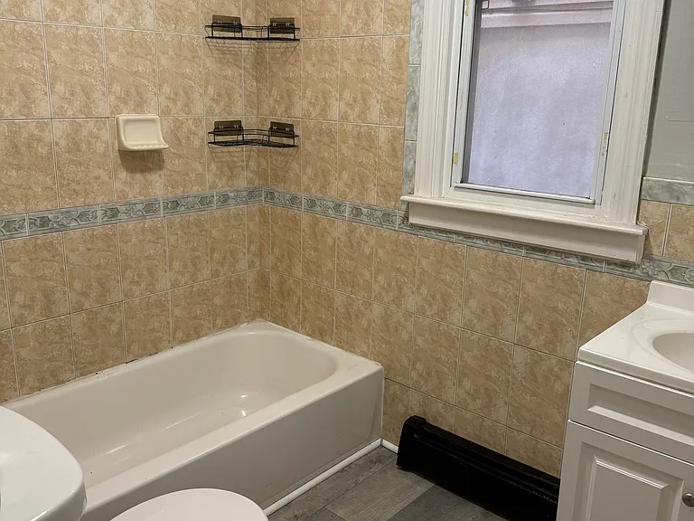 41 Aldine St #1 — Photo 6