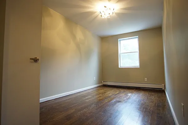 Rented by Premier Metro Realty Corp | media 23