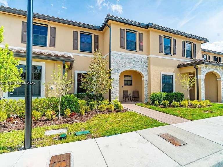 11387 SW 248th Ter — Photo 1