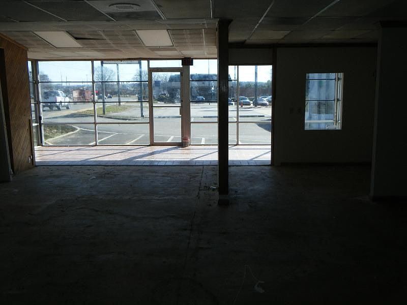 2nd image of 6145 Saint Andrews Rd