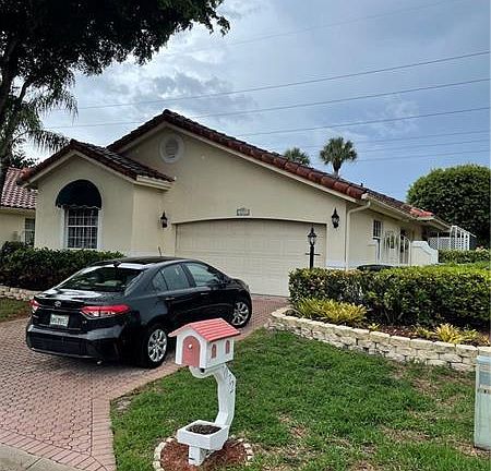 2nd image of 5072 Alencia Ct