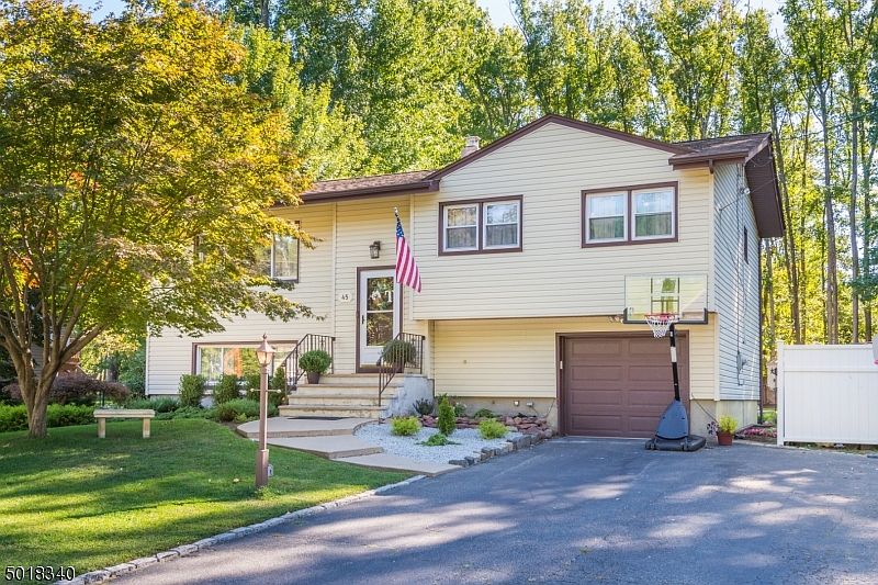 1st image of 45 CARLOS DR