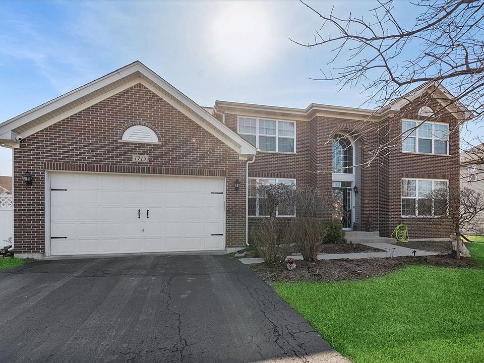 1st image of 1715 White Oak Ln