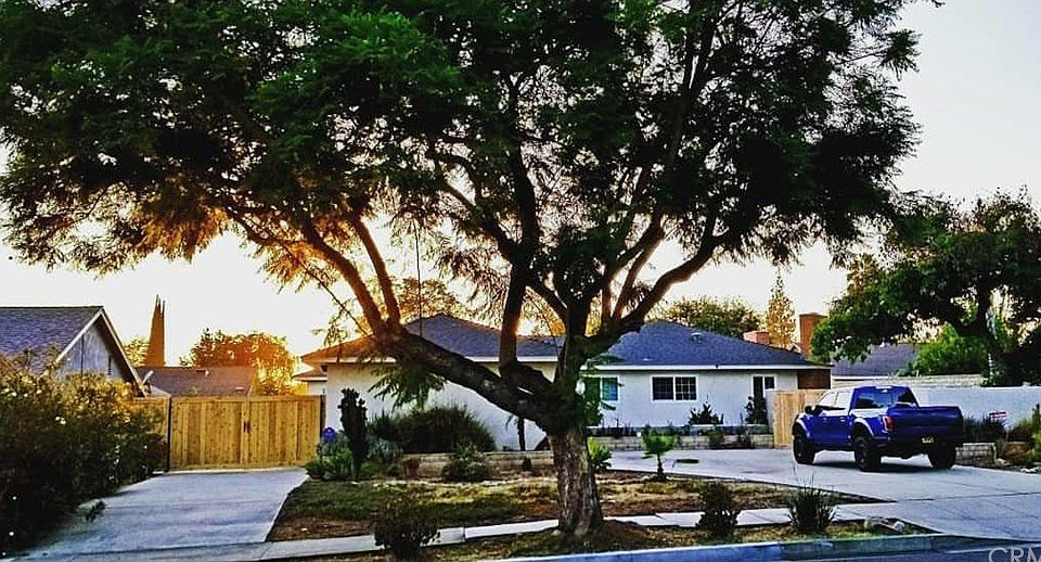 2nd image of 2483 Mountain Ave