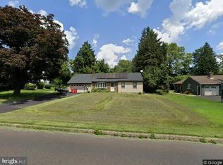 1001 Emma Ln, Warminster, PA 18974