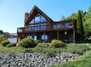 9057 Idlehurst Rd, Hammondsport, NY 14840