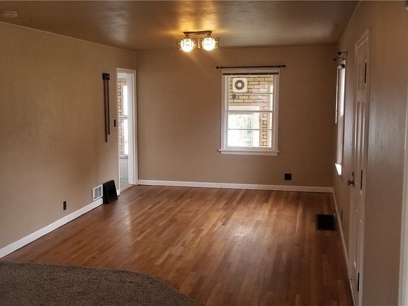 4th image of 718 4th Ave N