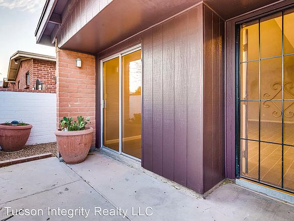 3rd image of 1235 E Elm St #7929125