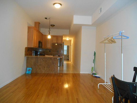 3rd image of 347 Summit Ave APT 2L