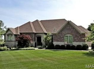 18251 Canyon Forest Ct, Chesterfield, MO
