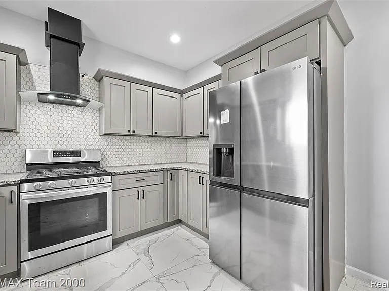 3330 Woodside St — Photo 10