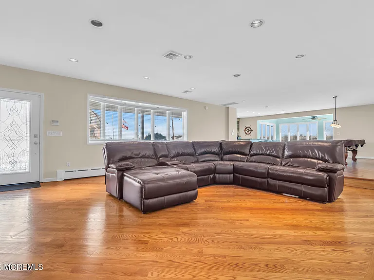 115 N Ocean Ave — Photo 10