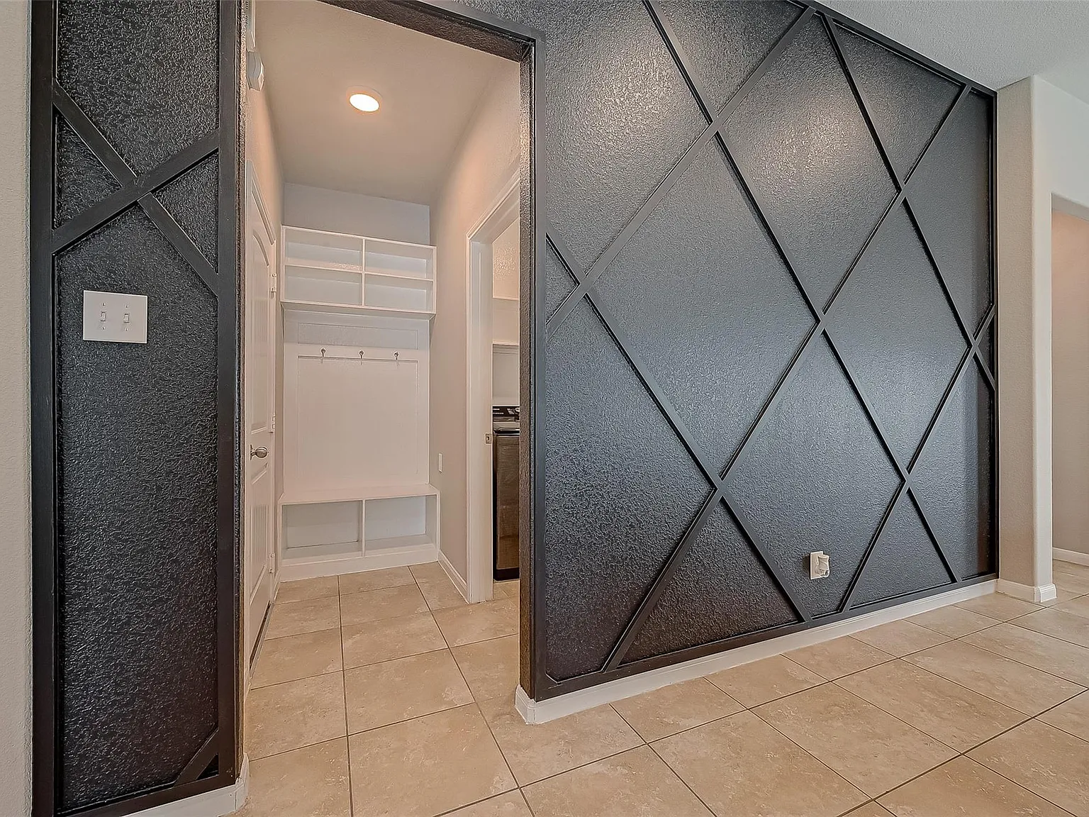 4 bed, 2.0 bath, 1722 sqft, $2,300 — Photo 4