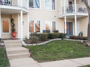 91 Joan Ct, Levittown, PA