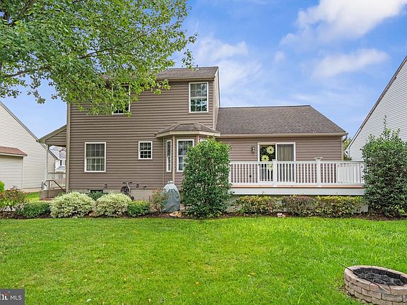 3rd image of 332 Ponfield Rd E