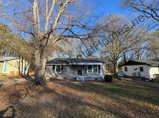504 E Robinson St, Dallas, NC 28034