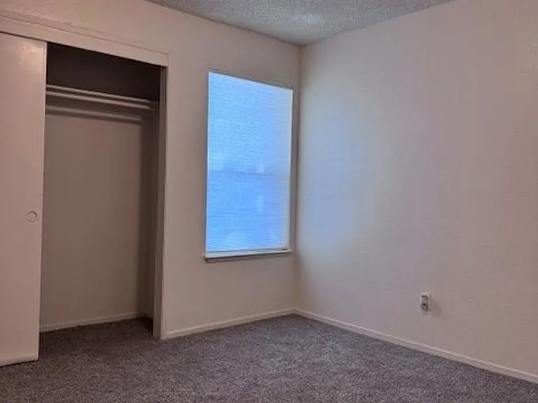1116 Adelaide Ave — Photo 7